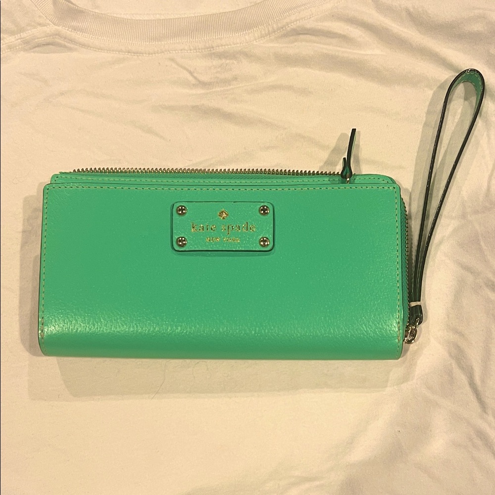 Kate Spade kelly green Wristlet Clutch-NWT